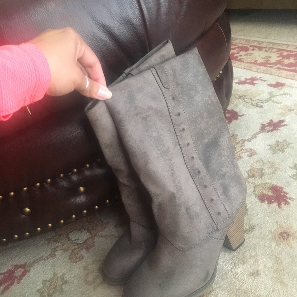 Boots 8.5 light brown